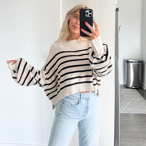 Free People Sweaters - FREE PEOPLE Easy Street Stripe Crop Pullover in Pearl Combo L